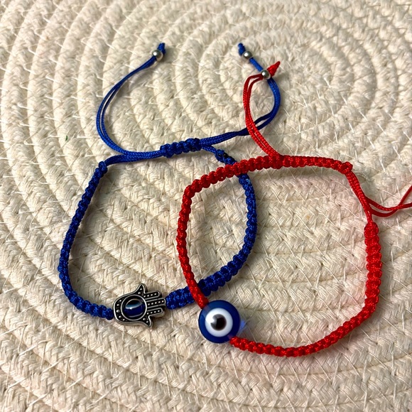 Adjustable string bracelets - Picture 1 of 1
